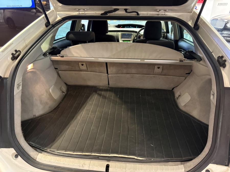 Prius 1.8 Hybrid S - Image 5